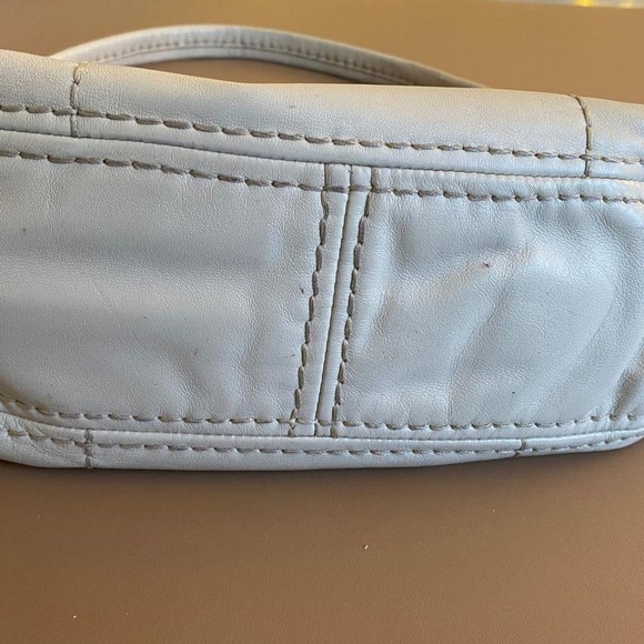 Authentic cream/white Prada shoulder bag used - Picture 3 of 16